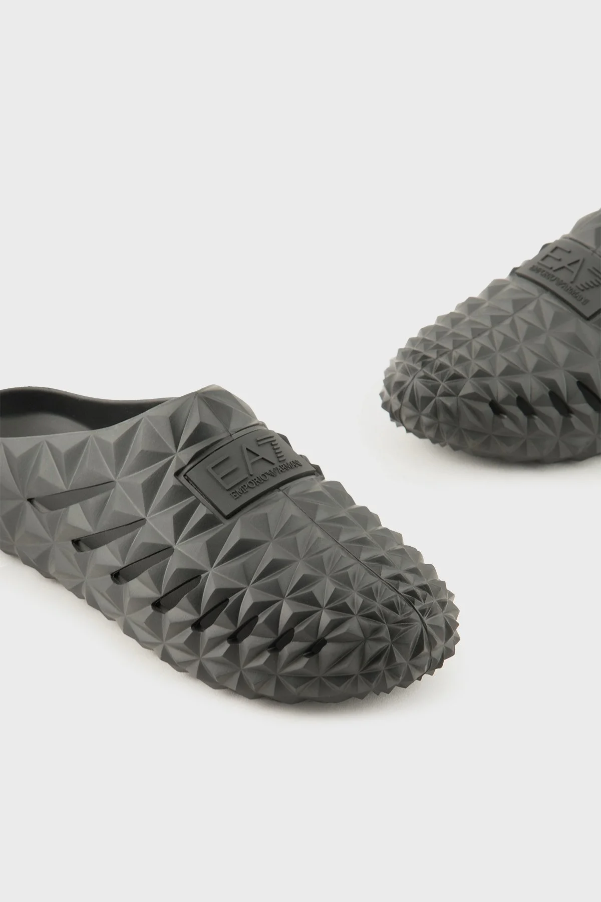 EA7 Geometrik Desenli Yuvarlak Kapalı Burun Erkek Terlik XBR001 XK385 00002 SİYAH - 3