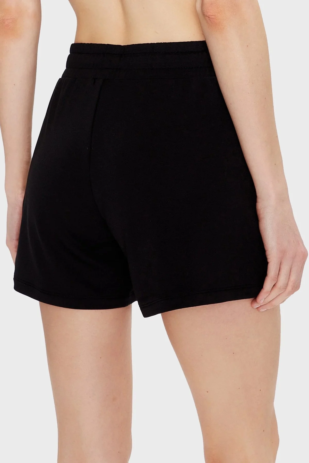 EA7 İnce Esnek Dokulu Regular Fit Cepli Bayan Short 3RTS63 TJ9RZ 1200 SİYAH - 3