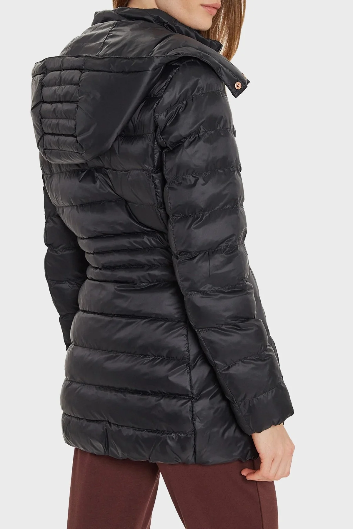 EA7 Kapitoneli Regular Fit Çıkarılabilir Kapüşonlu Şişme Bayan Mont 6DTK01 TN88Z 0210 SİYAH - 3