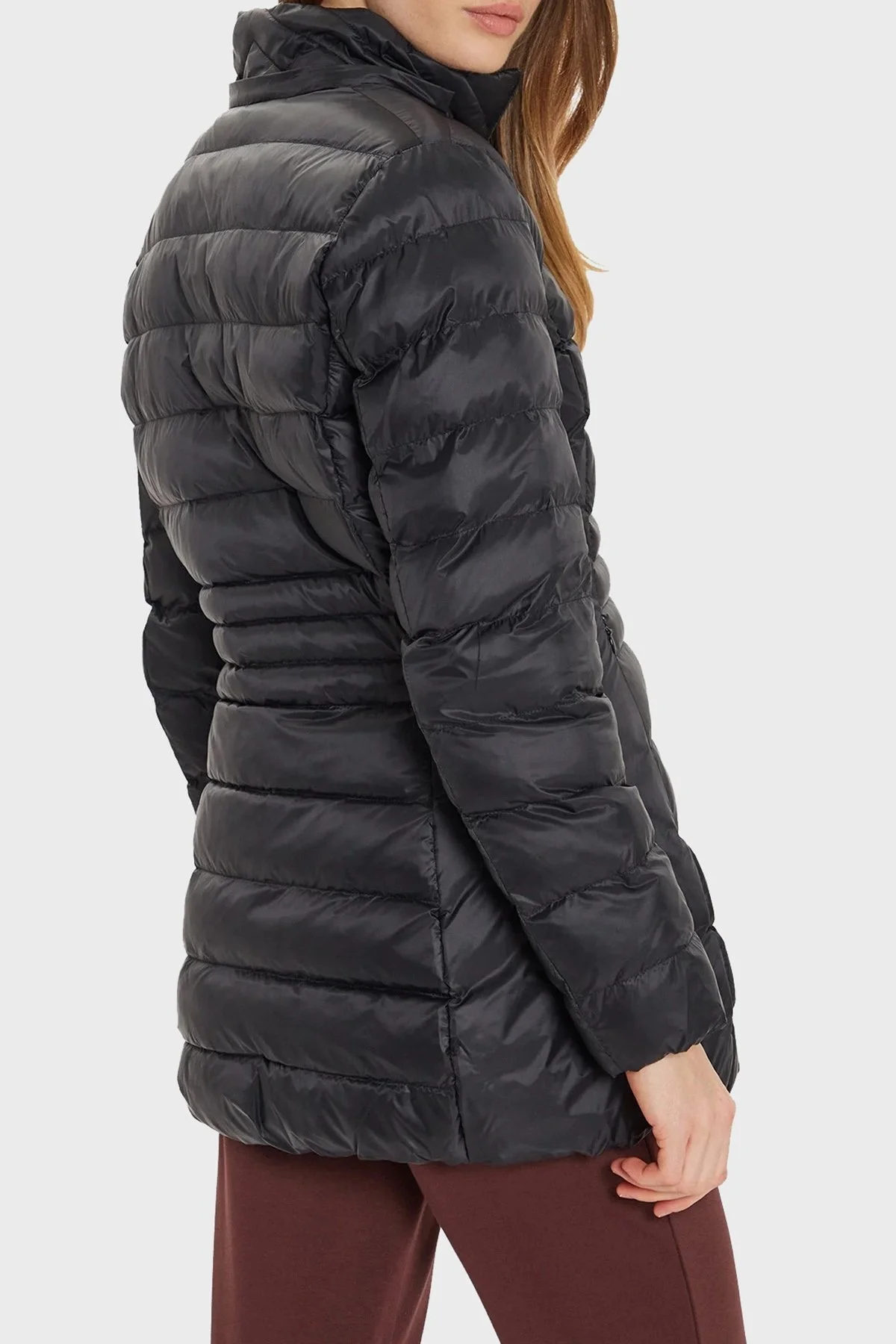 EA7 Kapitoneli Regular Fit Çıkarılabilir Kapüşonlu Şişme Bayan Mont 6DTK01 TN88Z 0210 SİYAH - 4