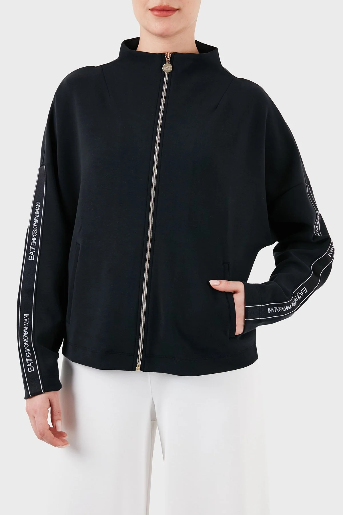 EA7 Logo Bantlı Fermuarlı Dik Yaka Cepli Regular Fit Bayan Sweat 3DTM24 TJDCZ 1200 SİYAH - 1