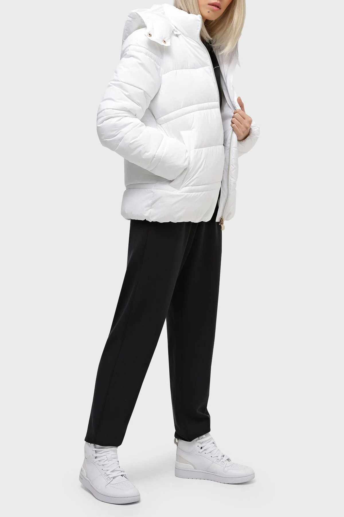 EA7 Logolu Çıkarılabilir Kapüşonlu Regular Fit Kadın Mont 6RTB09 TNDAZ 1100 BEYAZ - 2