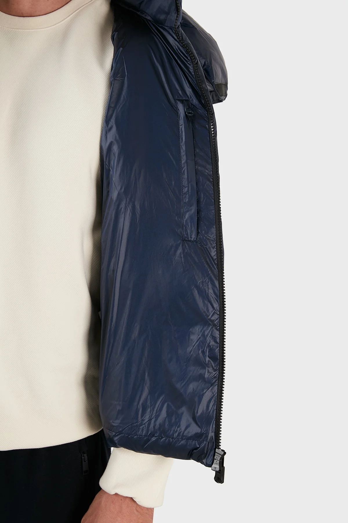 EA7 Logolu Çıkarılabilir Kapüşonlu Regular Fit Şişme Erkek Yelek 6LPQ03 PN2MZ 1554 LACİVERT - 6