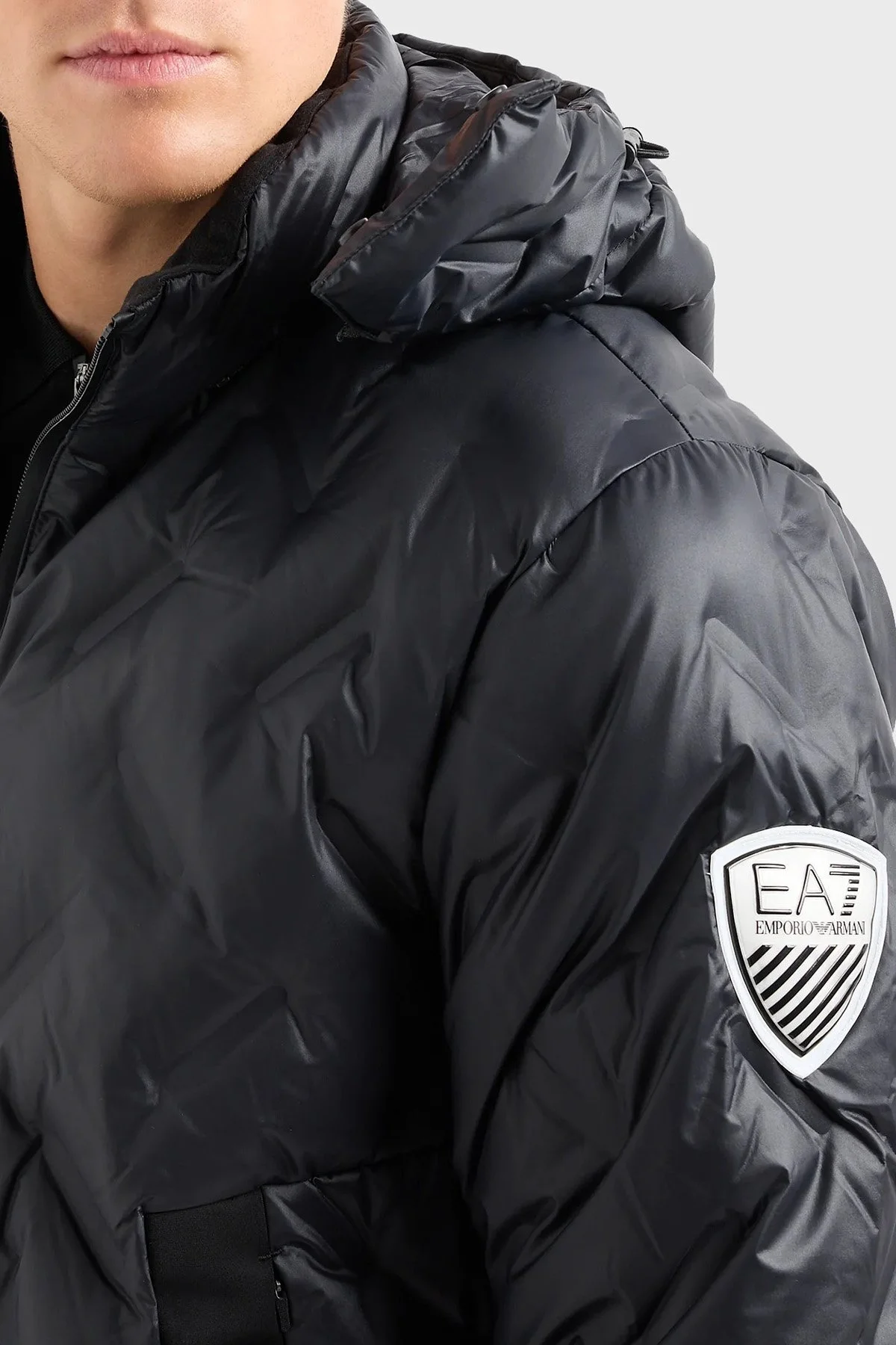EA7 Logolu Çıkarılabilir Kapüşonlu Şişme Erkek Mont 6RPB64 PN8MZ 1200 SİYAH - 3