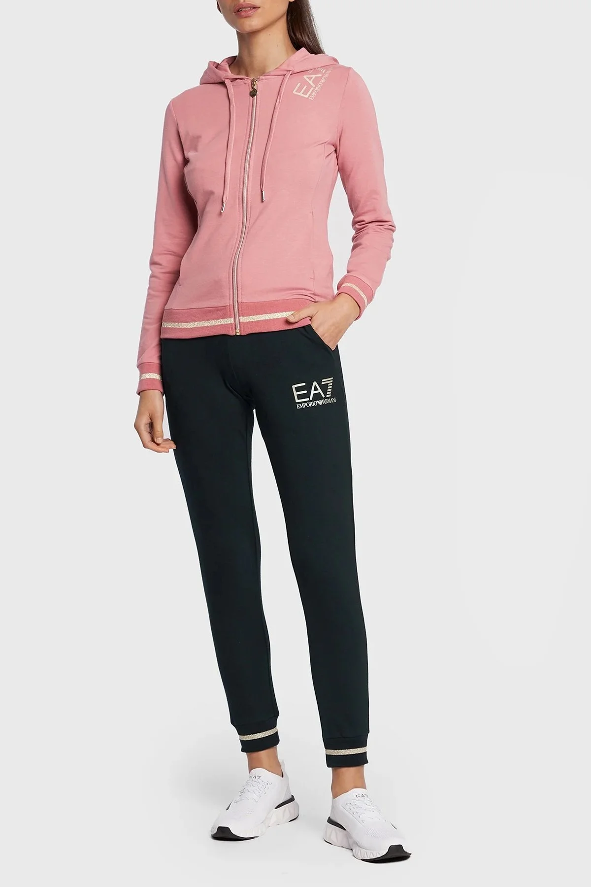 EA7 Logolu Fermuarlı Pamuklu Kapüşonlu Regular Fit Bayan Eşofman Takımı 6LTV53 TJCQZ 24BD SİYAH-PEMBE - 1