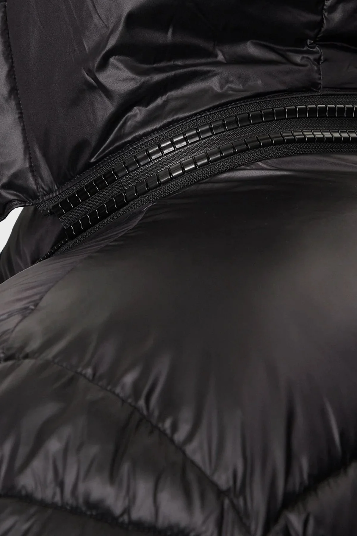 EA7 Logolu Kapitoneli Regular Fit Kapüşonlu Şişme Erkek Mont 6DPB71 PN2MZ 1200 SİYAH - 13