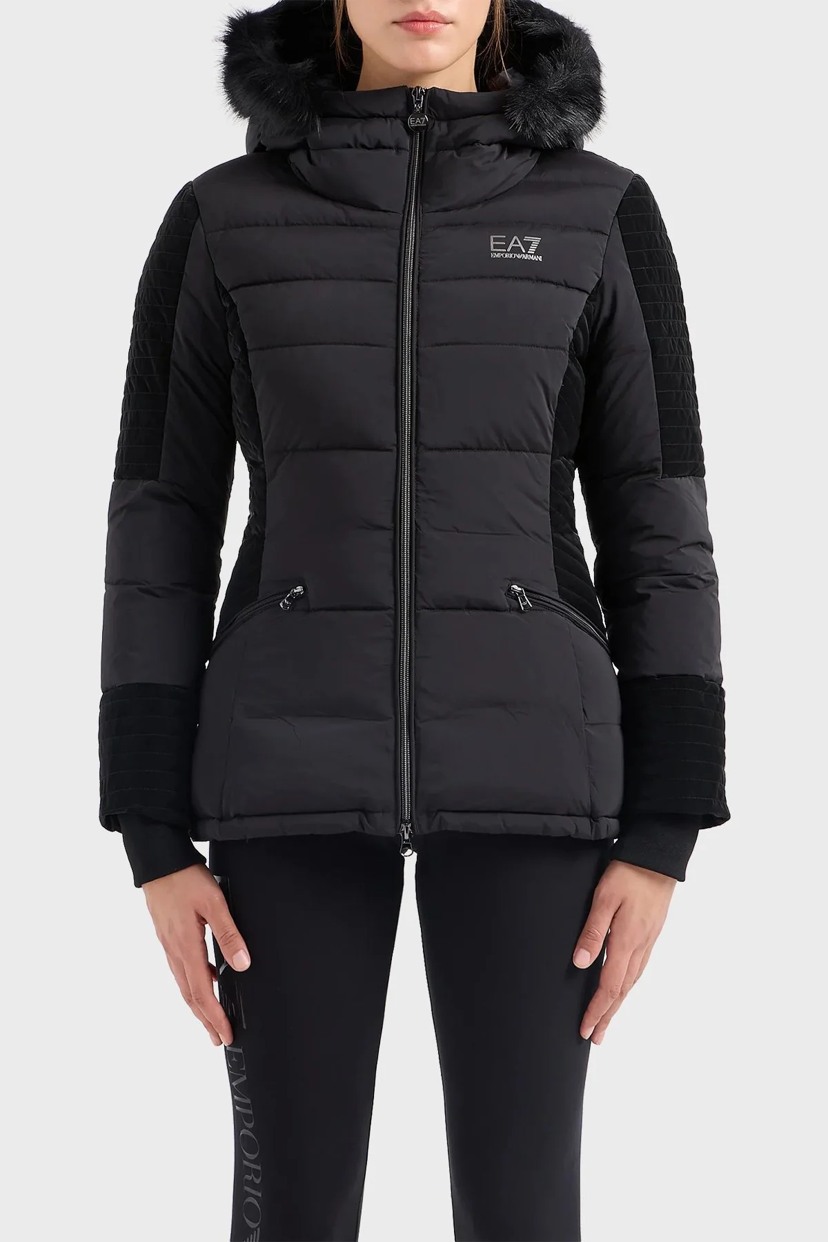 EA7 Logolu Kapüşonlu Suya ve Rüzgara Dayanıklı Regular Fit Kadın Mont 6RTB14 TNDAZ 1200 SİYAH - 1