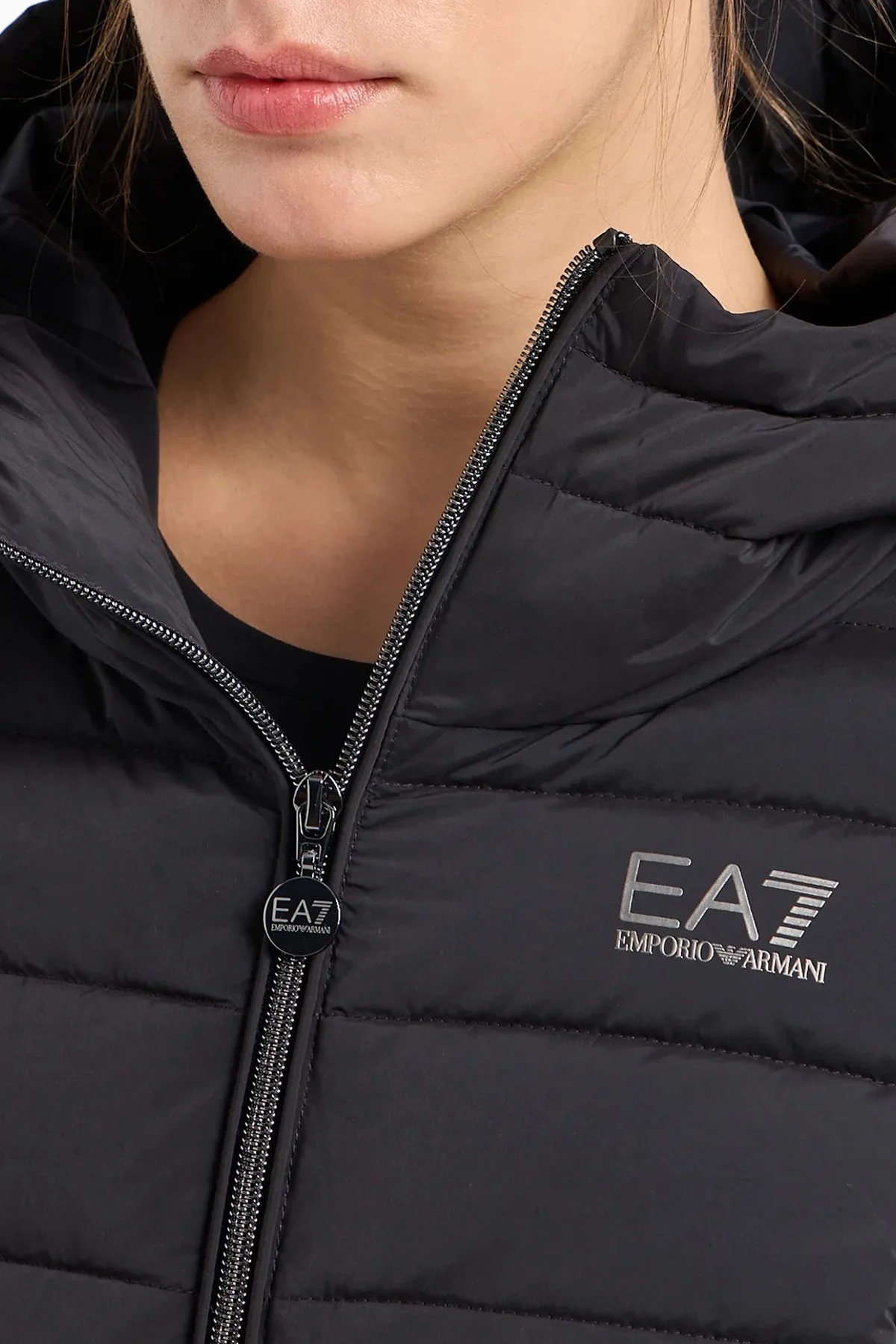 EA7 Logolu Kapüşonlu Suya ve Rüzgara Dayanıklı Regular Fit Kadın Mont 6RTB14 TNDAZ 1200 SİYAH - 2