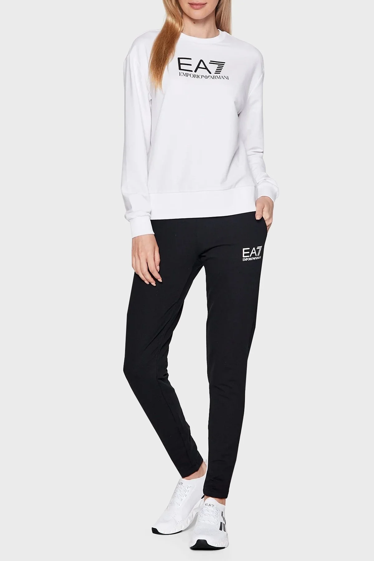 EA7 Logolu Pamuklu Bisiklet Yaka Cepli Regular Fit Bayan Eşofman Takımı 6LTV57 TJCQZ 22BA SİYAH-BEYAZ - 1
