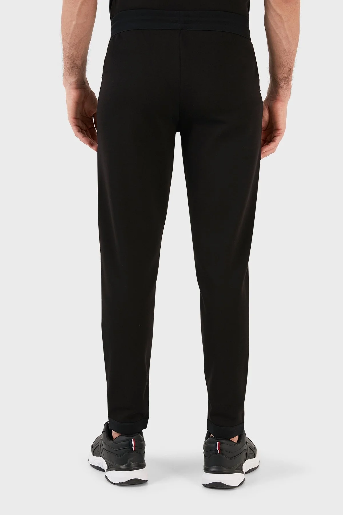 EA7 Logolu Pamuklu Regular Fit Cepli Jogger Spor Erkek Pantolon 3RPP67 PJFAZ 1200 SİYAH - 4