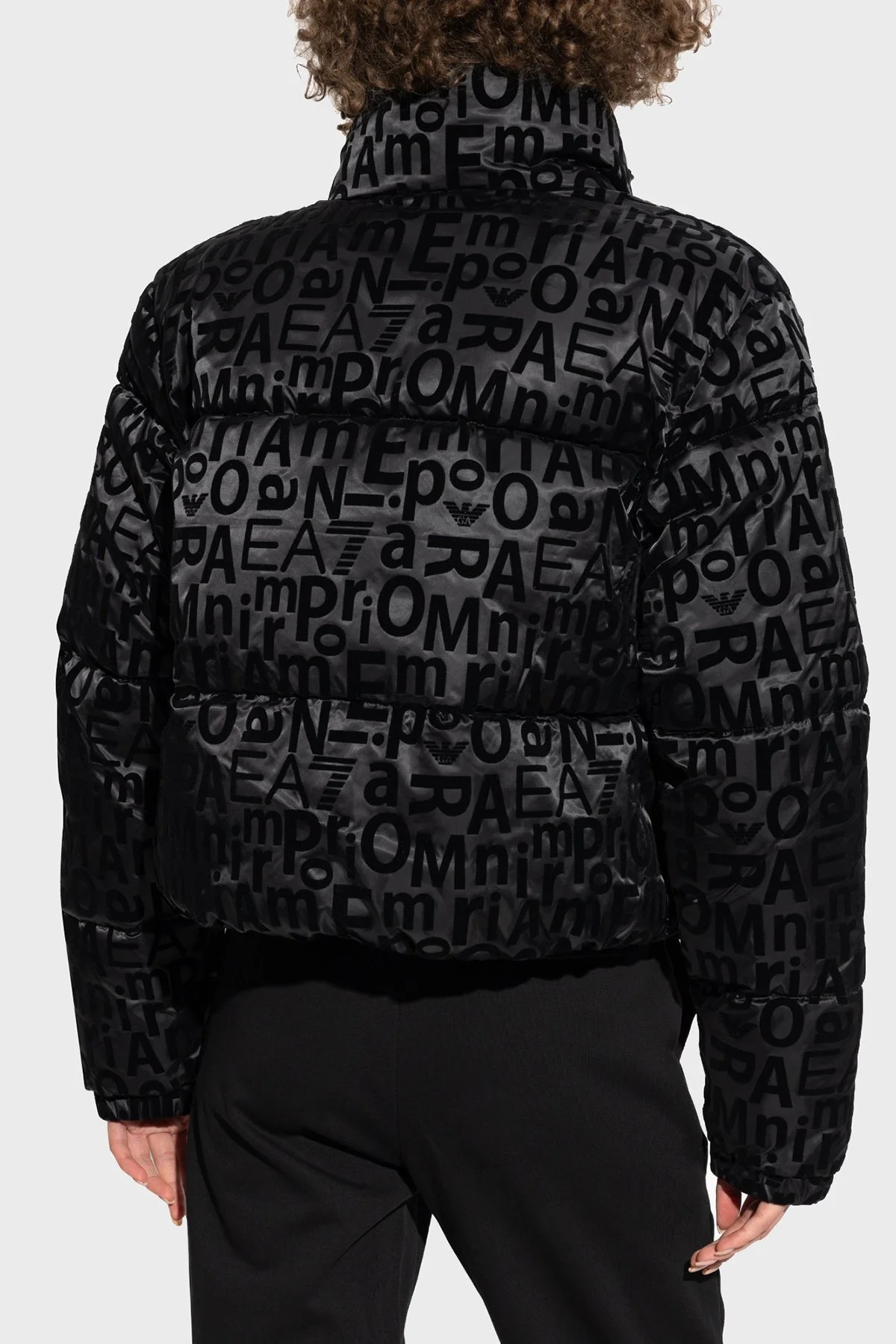 EA7 Logolu Regular Fit Kapüşonlu Fermuarlı Crop Bayan Mont 7W000009 AF10265 UC001 SİYAH - 3