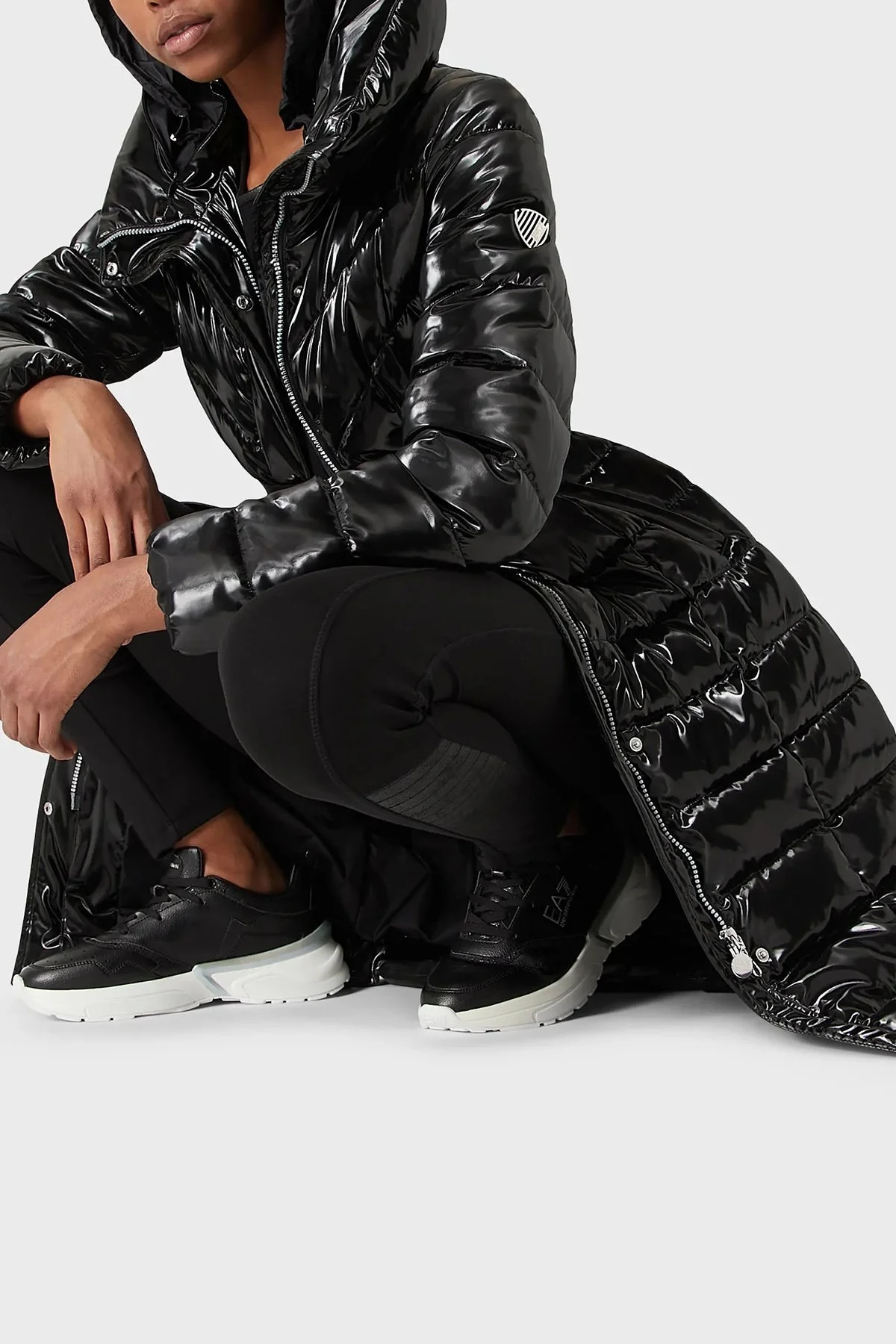 EA7 Logolu Regular Fit Parlak Görünümlü Cepli Kemerli Uzun Bayan Mont 6LTL04 TNAUZ 1200 SİYAH - 2