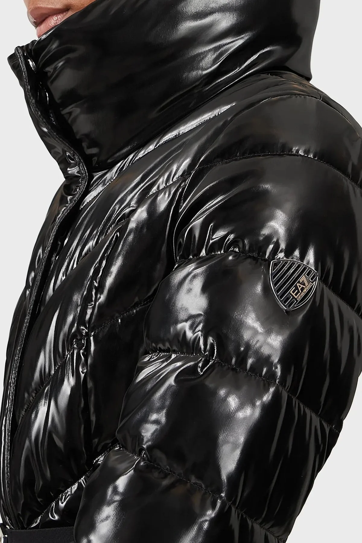 EA7 Logolu Regular Fit Parlak Görünümlü Cepli Kemerli Uzun Bayan Mont 6LTL04 TNAUZ 1200 SİYAH - 3