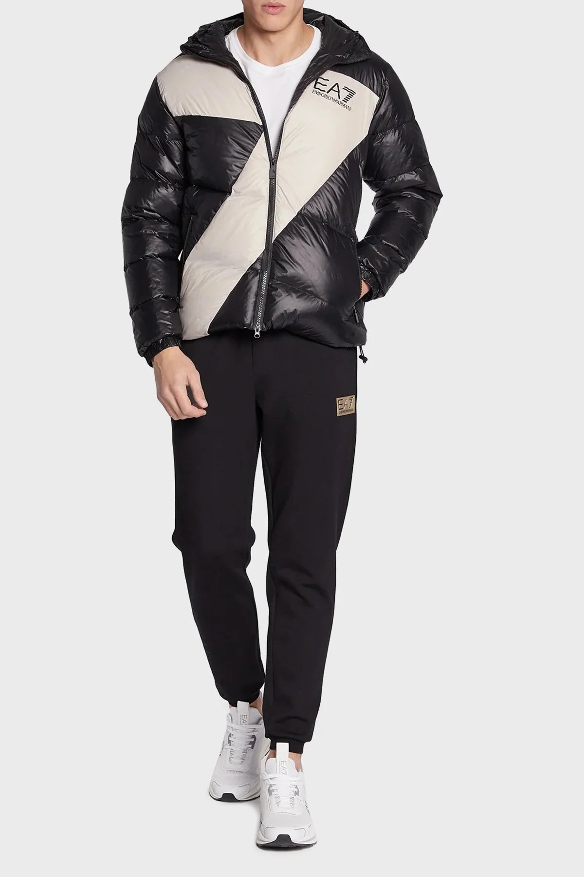 EA7 Logolu Su Geçirmez Kapüşonlu Regular Fit Şişme Erkek Mont 6LPB53 PNR4Z 1200 SİYAH - 2