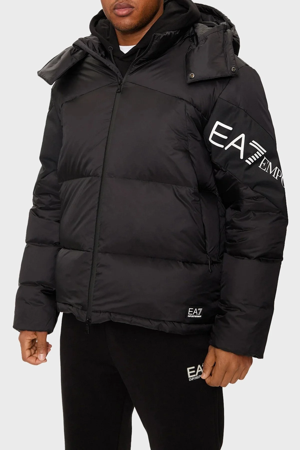 EA7 Logolu Su İtici Rüzgar Geçirmez Oversize Fit Çıkarılabilir Kapüşonlu Şişme Erkek Mont 6DPB33 PNEOZ 1200 SİYAH - 1