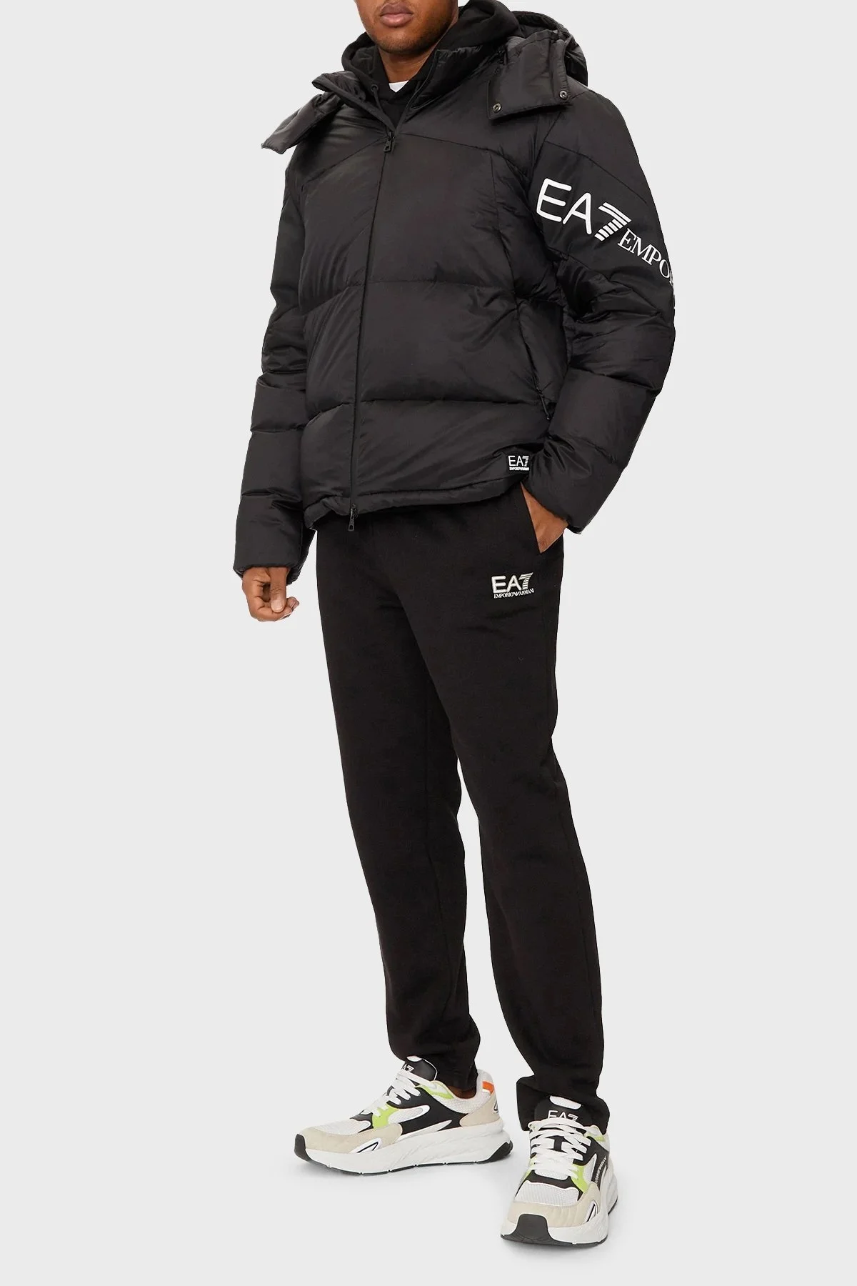 EA7 Logolu Su İtici Rüzgar Geçirmez Oversize Fit Çıkarılabilir Kapüşonlu Şişme Erkek Mont 6DPB33 PNEOZ 1200 SİYAH - 2