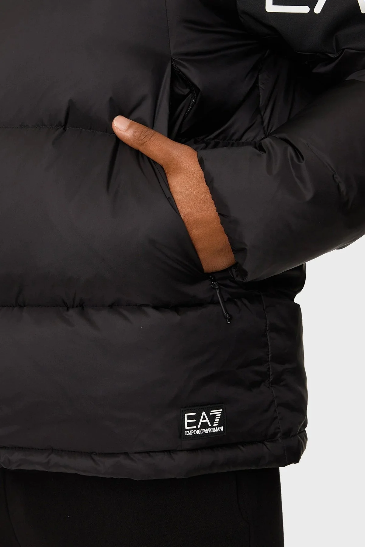 EA7 Logolu Su İtici Rüzgar Geçirmez Oversize Fit Çıkarılabilir Kapüşonlu Şişme Erkek Mont 6DPB33 PNEOZ 1200 SİYAH - 7