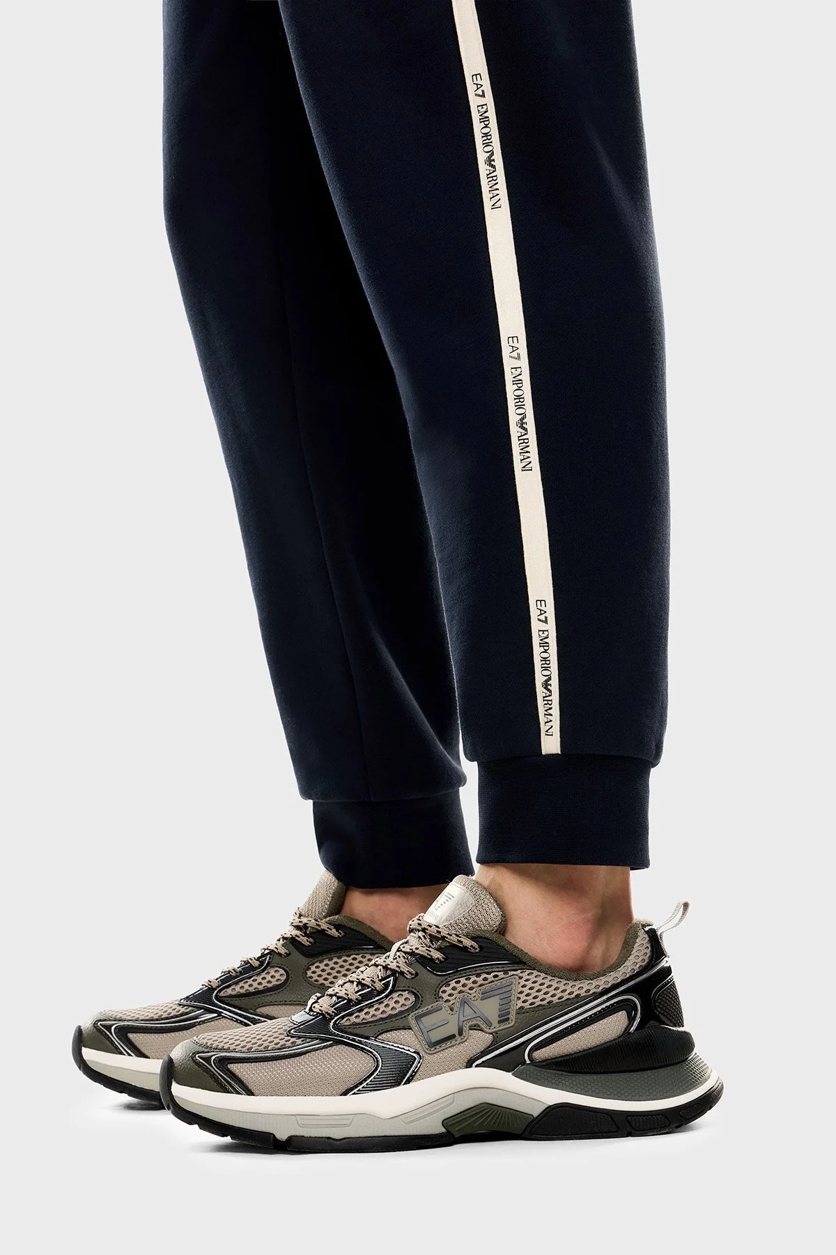 EA7 Pamuklu Regular Fit Lastikli Paça Logolu Şerit Detaylı Jogger Erkek Pantolon 7M000974 AF10377 UB102 LACİVERT - 4