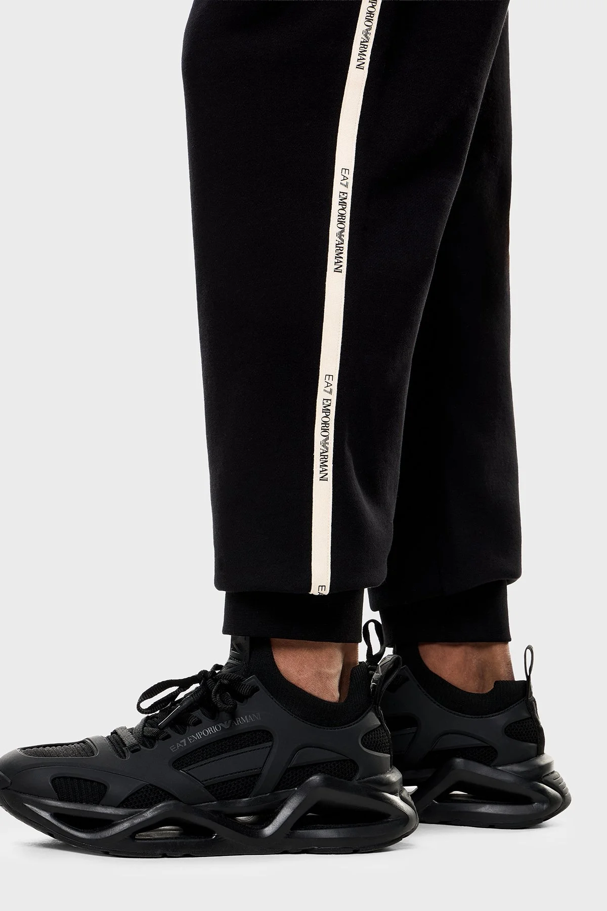 EA7 Pamuklu Regular Fit Lastikli Paça Logolu Şerit Detaylı Jogger Erkek Pantolon 7M000974 AF10377 UC001 SİYAH - 4