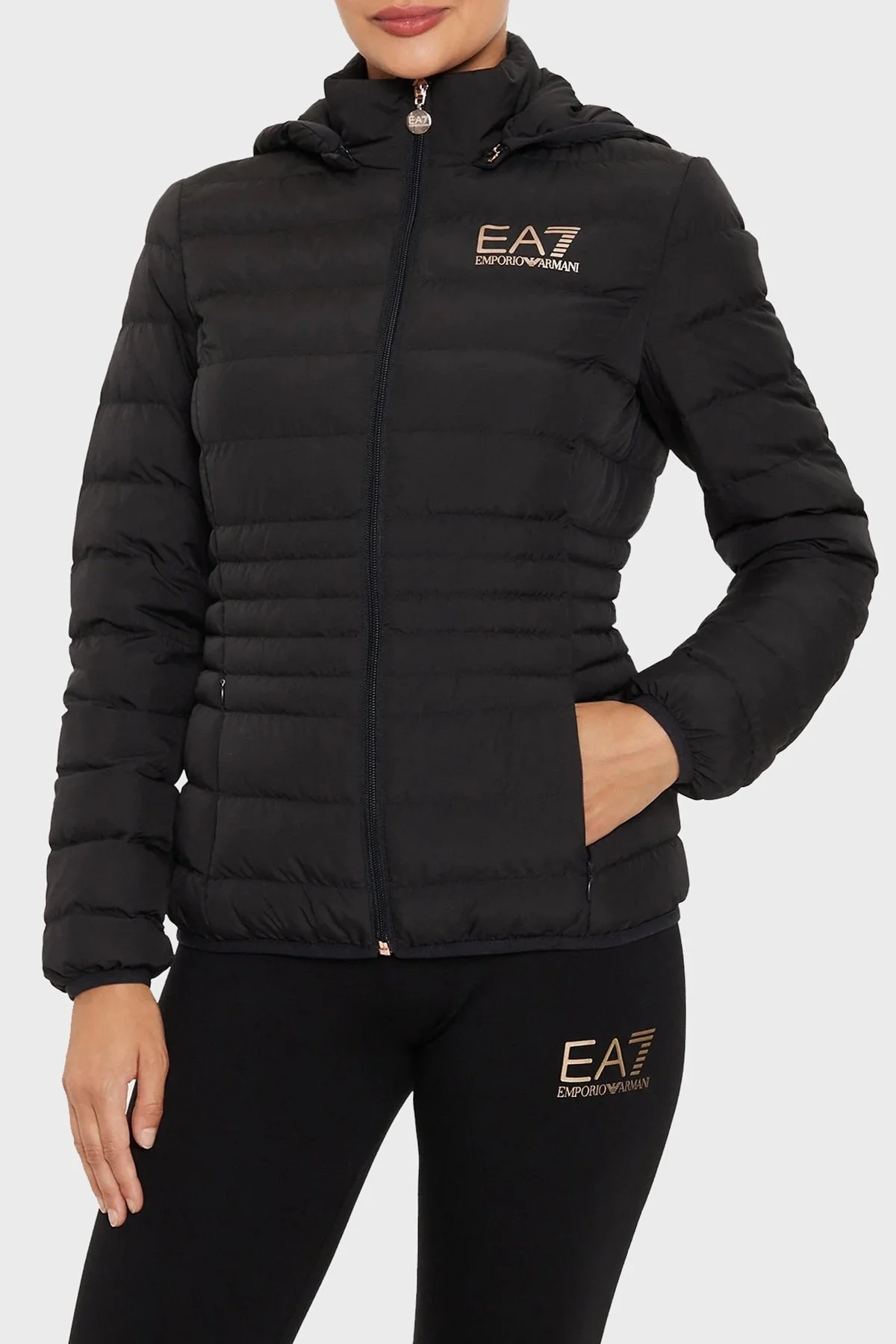 EA7 Regular Fit Çıkarılabilir Kapüşonlu Şişme Bayan Mont 8NTB23 TNF8Z 0210 SİYAH - 1
