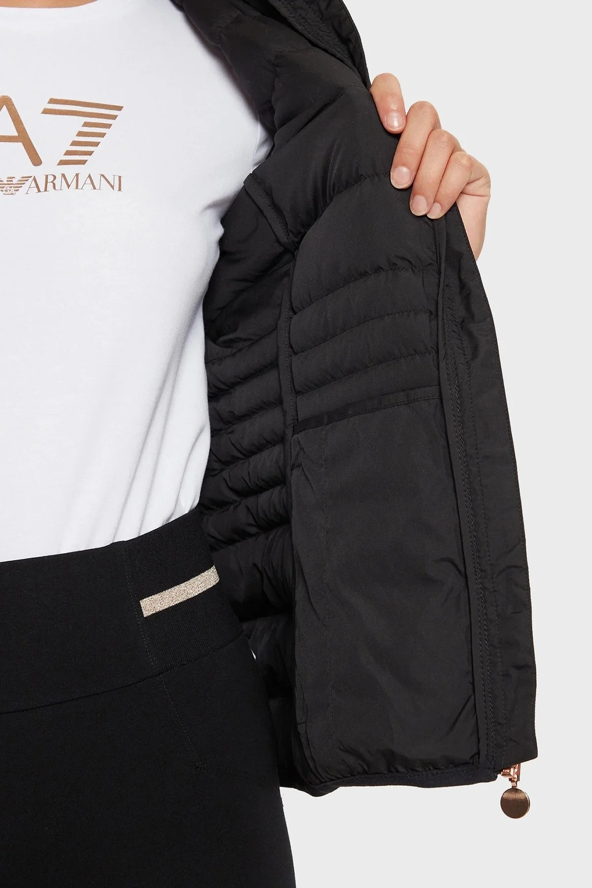 EA7 Regular Fit Çıkarılabilir Kapüşonlu Şişme Bayan Mont 8NTB23 TNF8Z 0210 SİYAH - 4