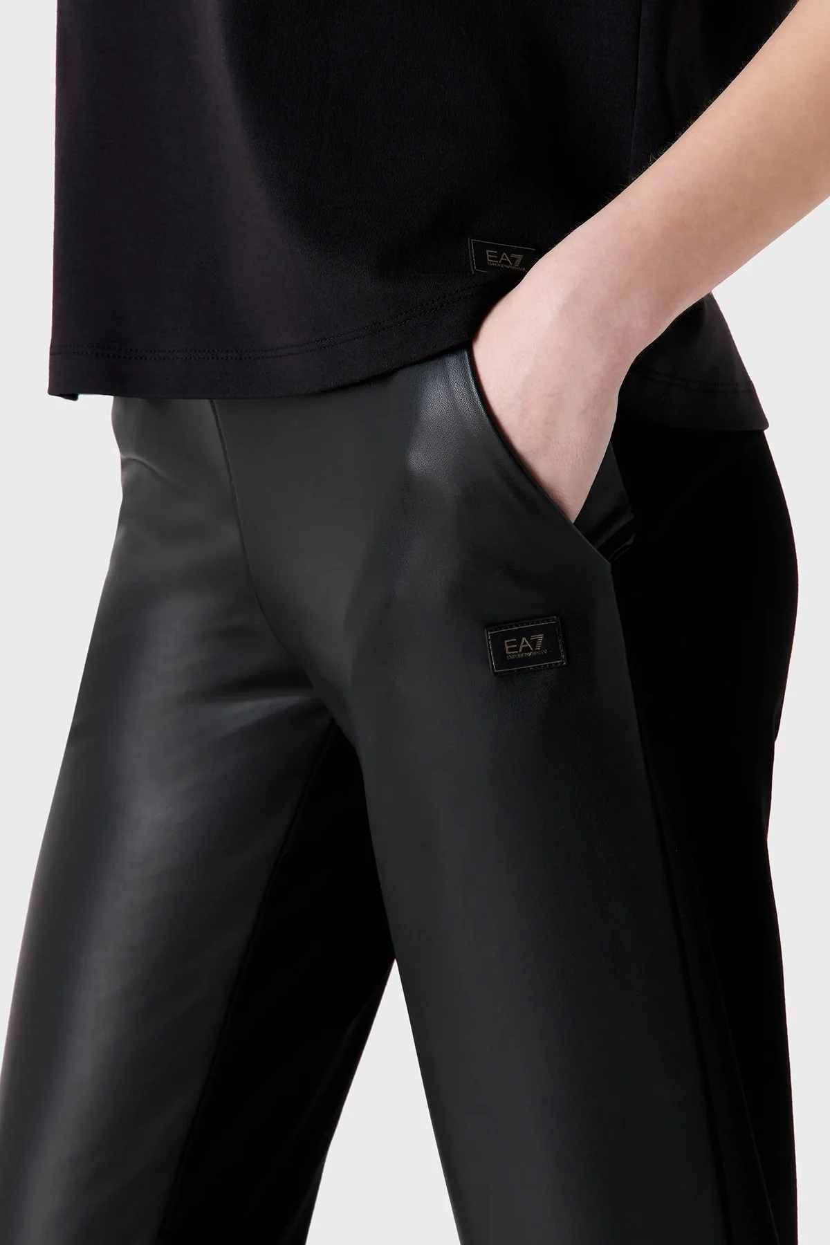 EA7 Regular Fit Deri Görünümlü Tayt Bayan Pantolon 6RTP72 TJRLZ 1200 SİYAH - 5