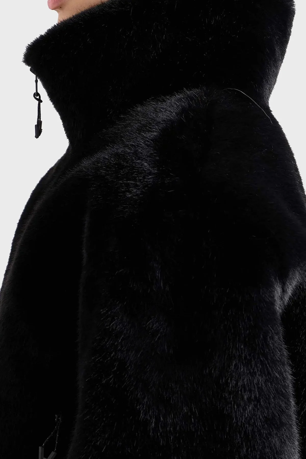 EA7 Regular Fit Dik Yaka Yumuşak Tüylü Bayan Mont 6DTB01 TN2ZZ 1200 SİYAH - 4