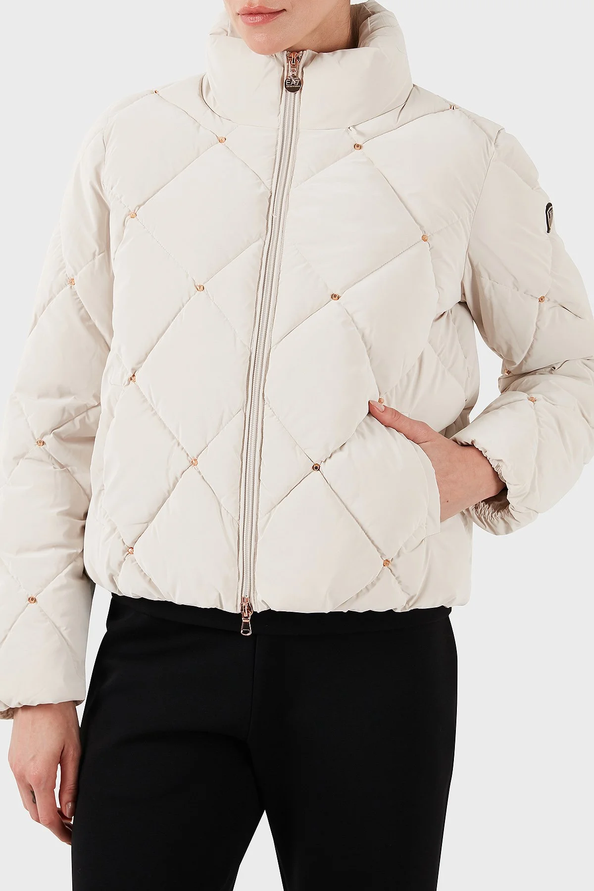 EA7 Regular Fit Gizli Kapüşonlu Dik Yaka Crop Şişme Kadın Mont 6DTB14 TNDMZ 1120 BEYAZ - 1