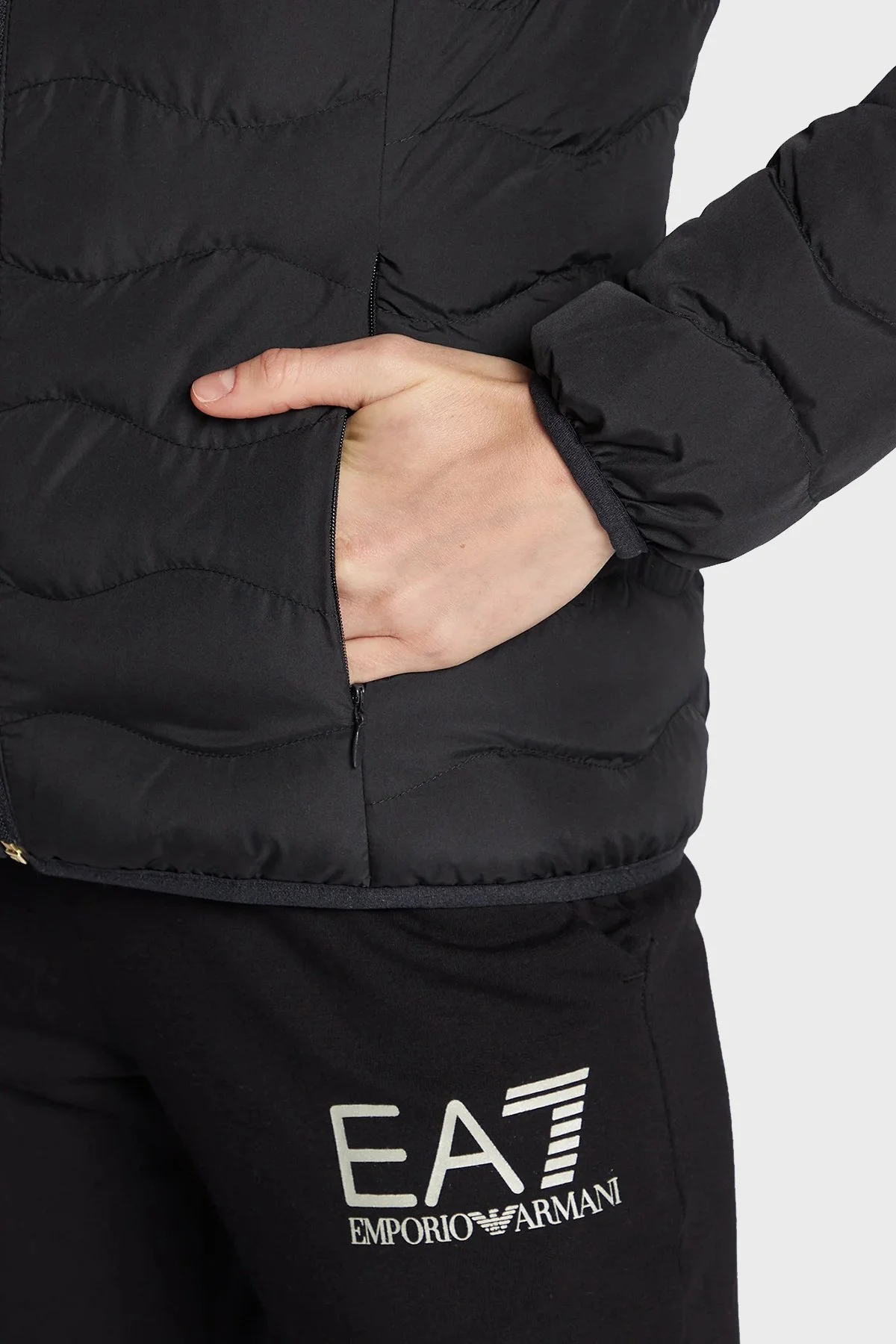 EA7 Regular Fit Hafif Dolgulu Kadın Mont 8NTB21 TNF8Z 0210 SİYAH - 6