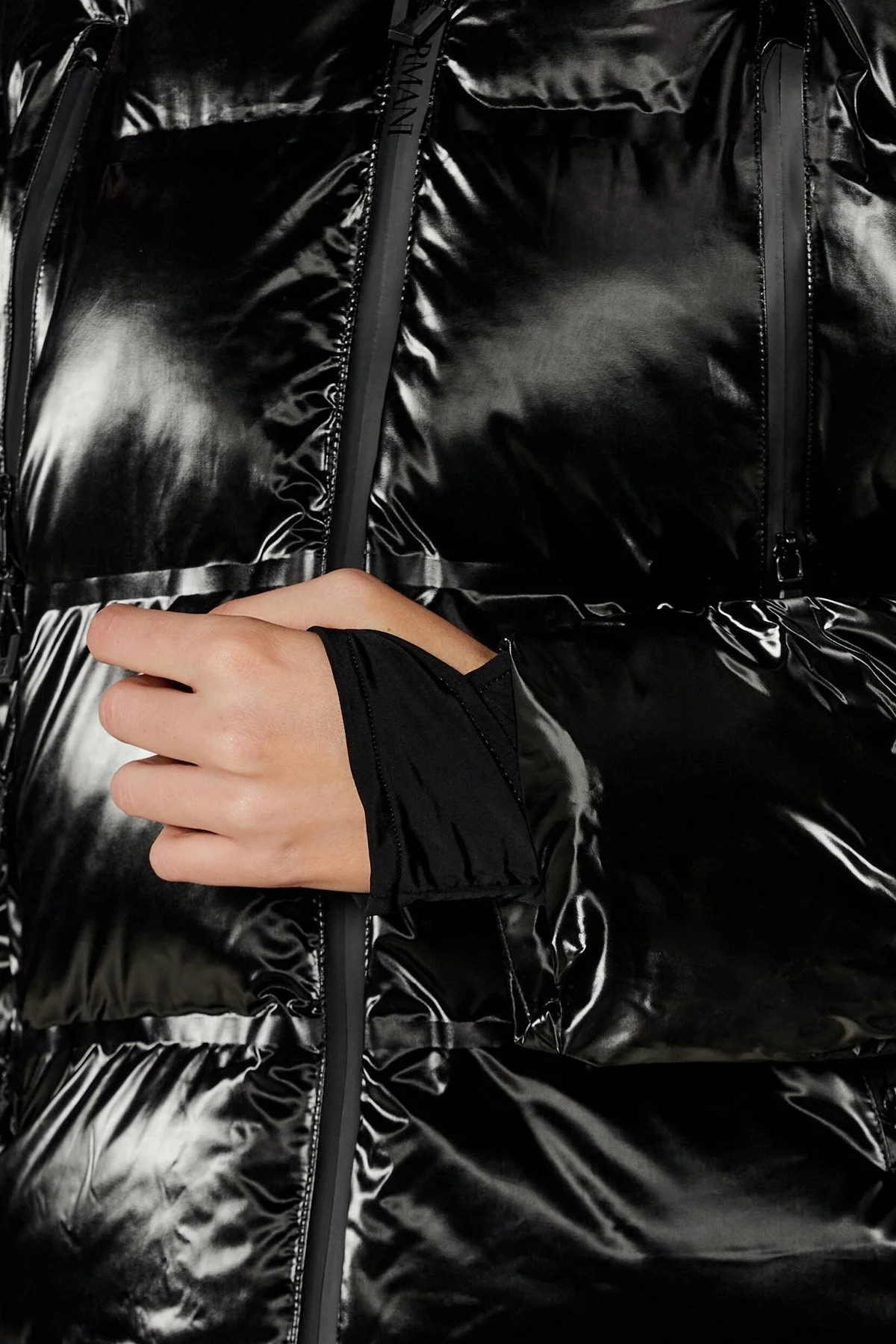 EA7 Regular Fit Kapüşonlu Parlak Şişme Bayan Mont 6DTG14 TNICZ 1200 SİYAH - 4