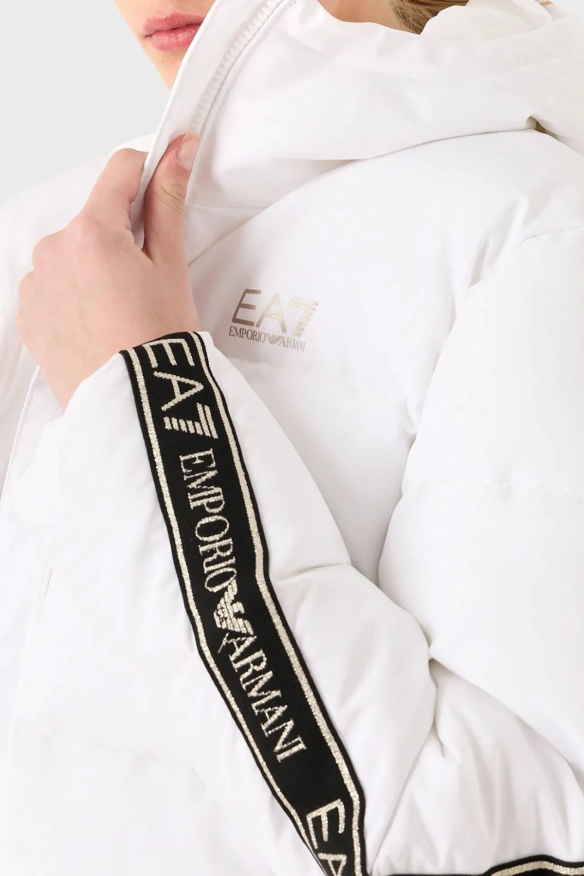 EA7 Regular Fit Kapüşonlu Şişme Bayan Mont 6RTB25 TN8AZ 1100 BEYAZ - 3