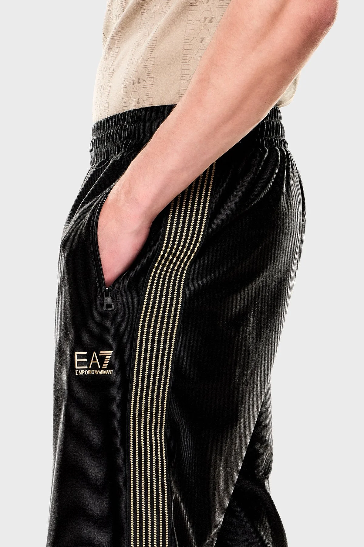 EA7 Regular Fit Logolu Dik Yaka Erkek Eşofman Takımı 7M001613 AF21688 UC001 SİYAH - 3