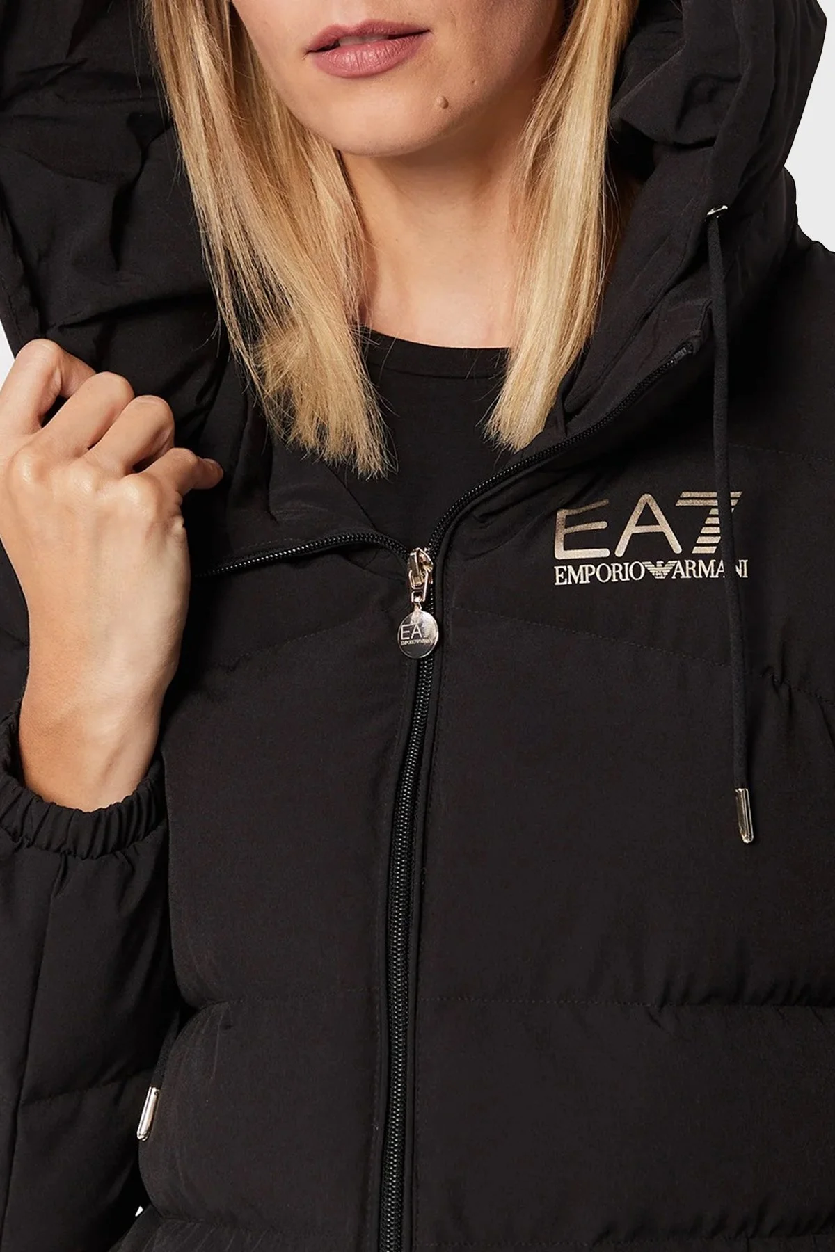 EA7 Regular Fit Rüzgar ve Isı Kaybı Korumalı Çıkarılabilir Kapüşonlu Uzun Bayan Mont 6LTK09 TN5VZ 0200 SİYAH - 5