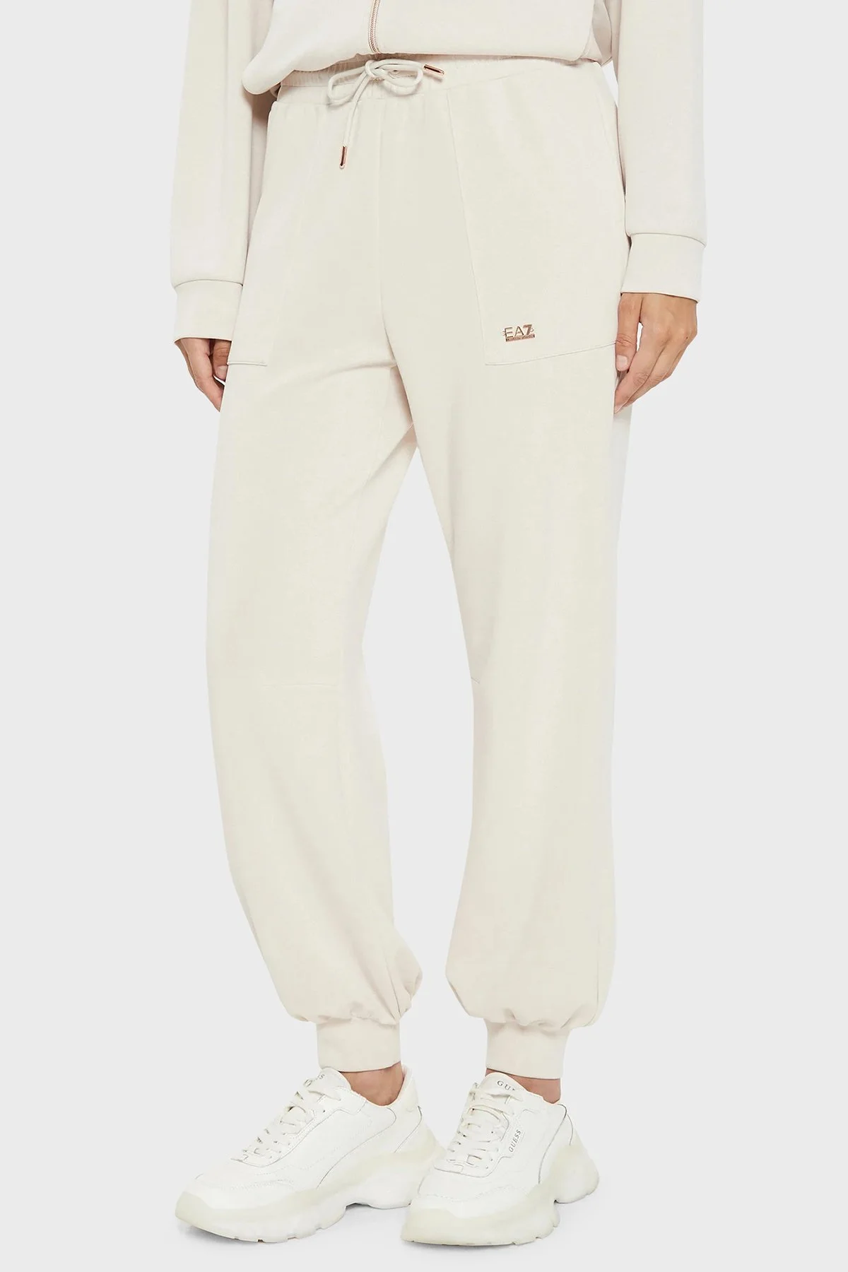 EA7 Relaxed Fit Cepli Jogger Kadın Pantolon 6DTP61 TJZBZ 1120 BEYAZ - 1