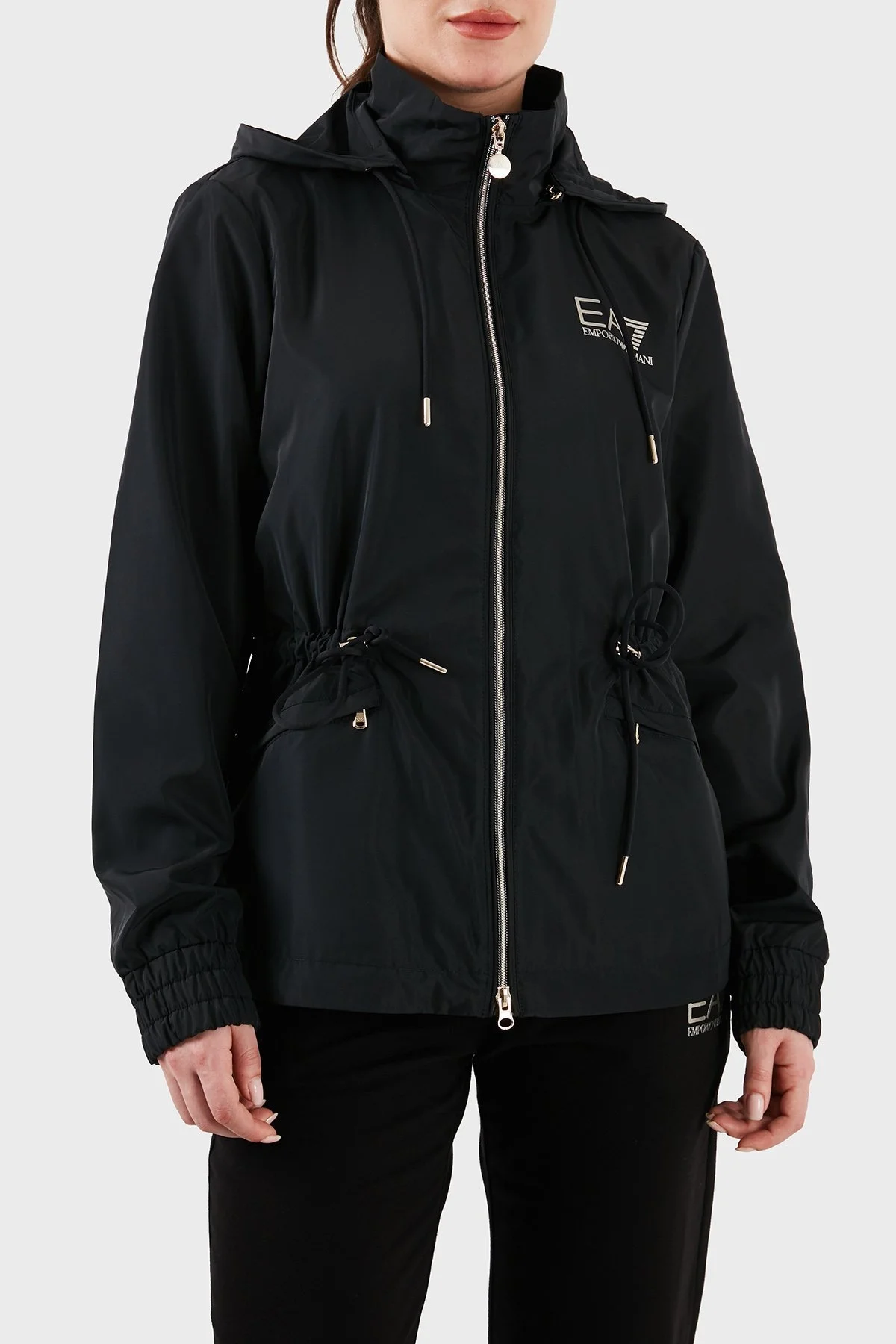 EA7 Suya ve Rüzgara Dayanıklı Kapüşonlu Bayan Mont 3DTB02 TN2RZ 0200 SİYAH - 1
