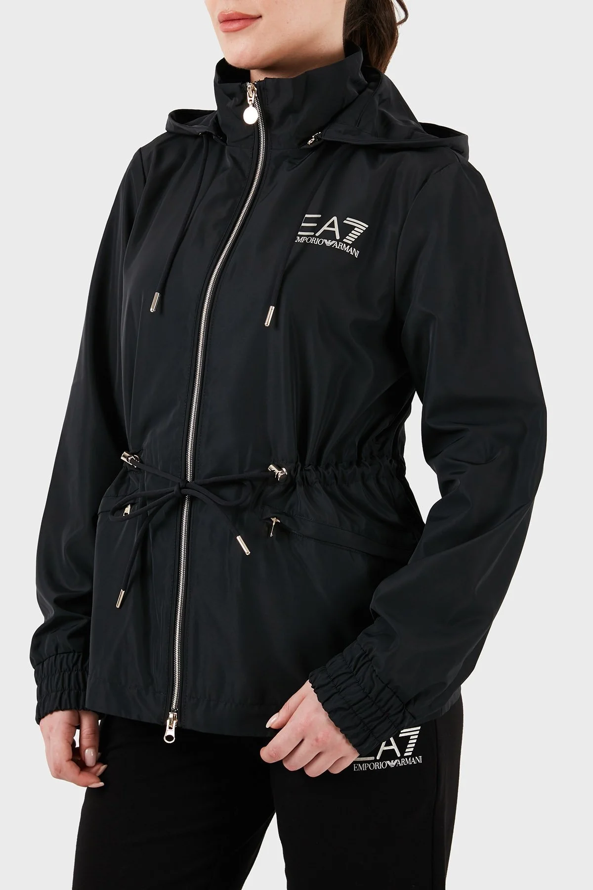 EA7 Suya ve Rüzgara Dayanıklı Kapüşonlu Bayan Mont 3DTB02 TN2RZ 0200 SİYAH - 5