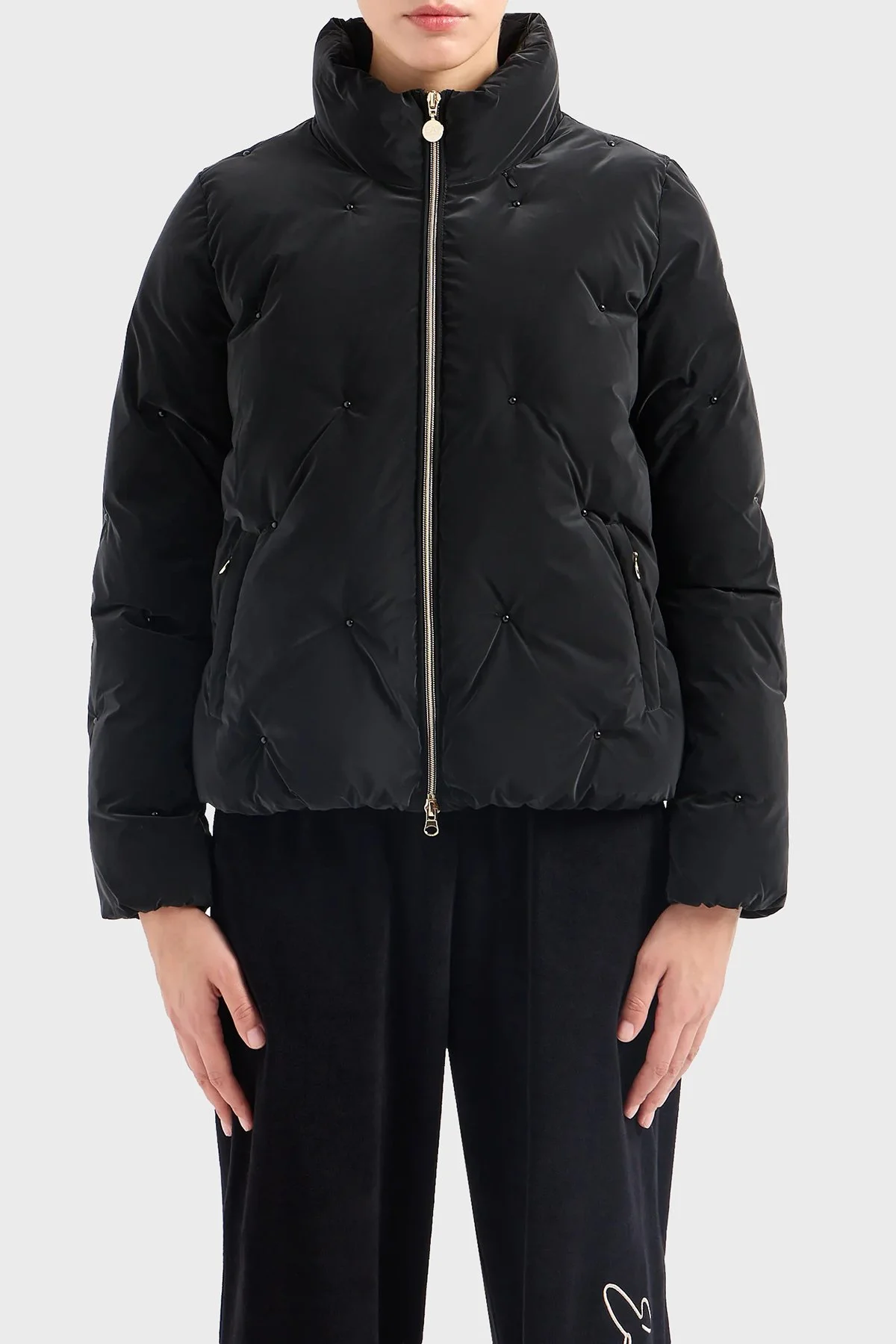 EA7 Gizli Kapüşonlu Dik Yaka Regular Fit Şişme Kadın Mont 6RTB34 TNDMZ 1200 SİYAH - 1