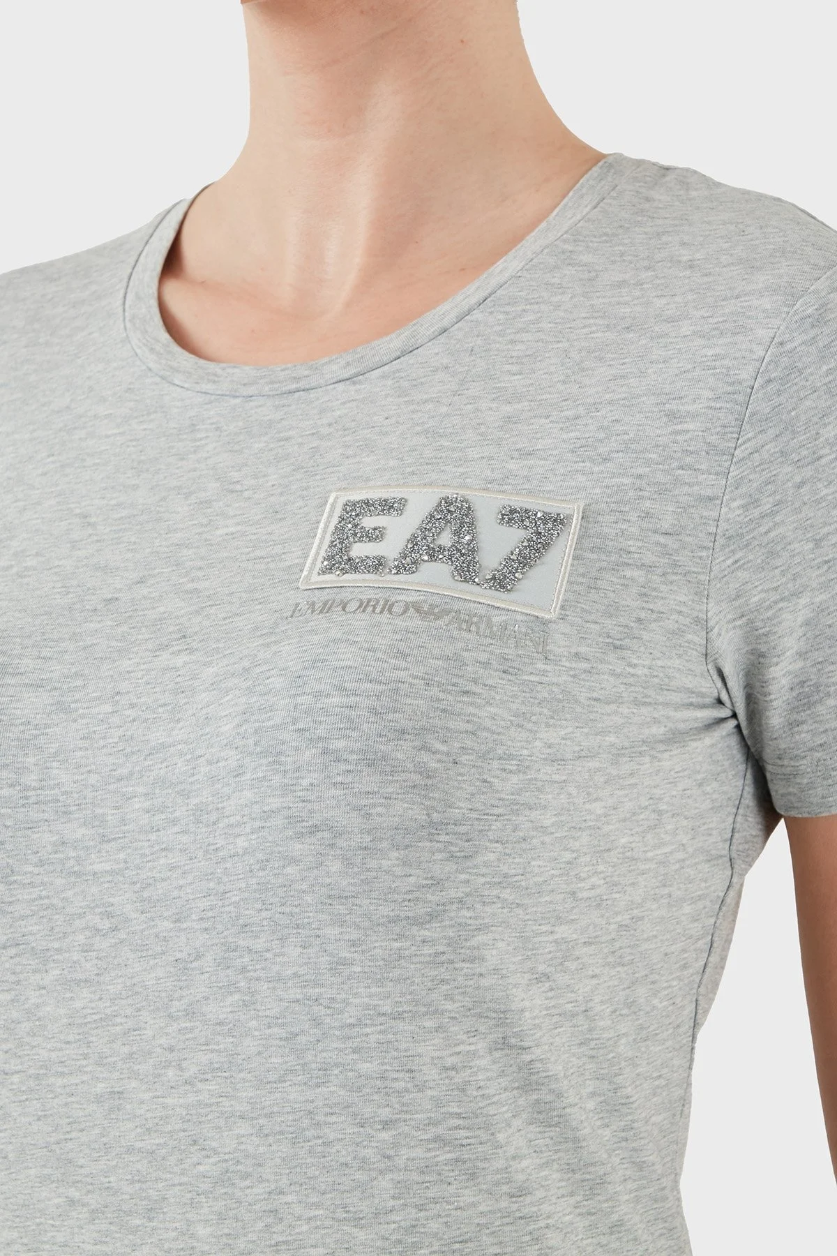 EA7 Taşlı Logolu Streç Pamuklu Regular Fit Yuvarlak Yaka Bayan T Shirt 7W000492 AF10373 O8002 AÇIK GRİ - 10