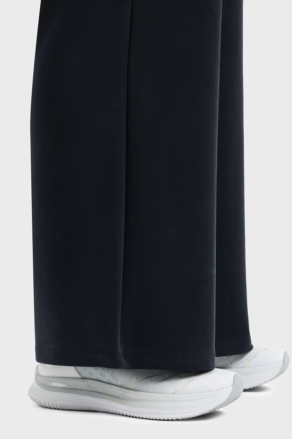 EA7 Taşlı Modal Karışımlı Regular Fit Normal Bel Bol Paça Kapüşonlu Bayan Eşofman Takımı 7W000119 AF12643 UC001 SİYAH - 5