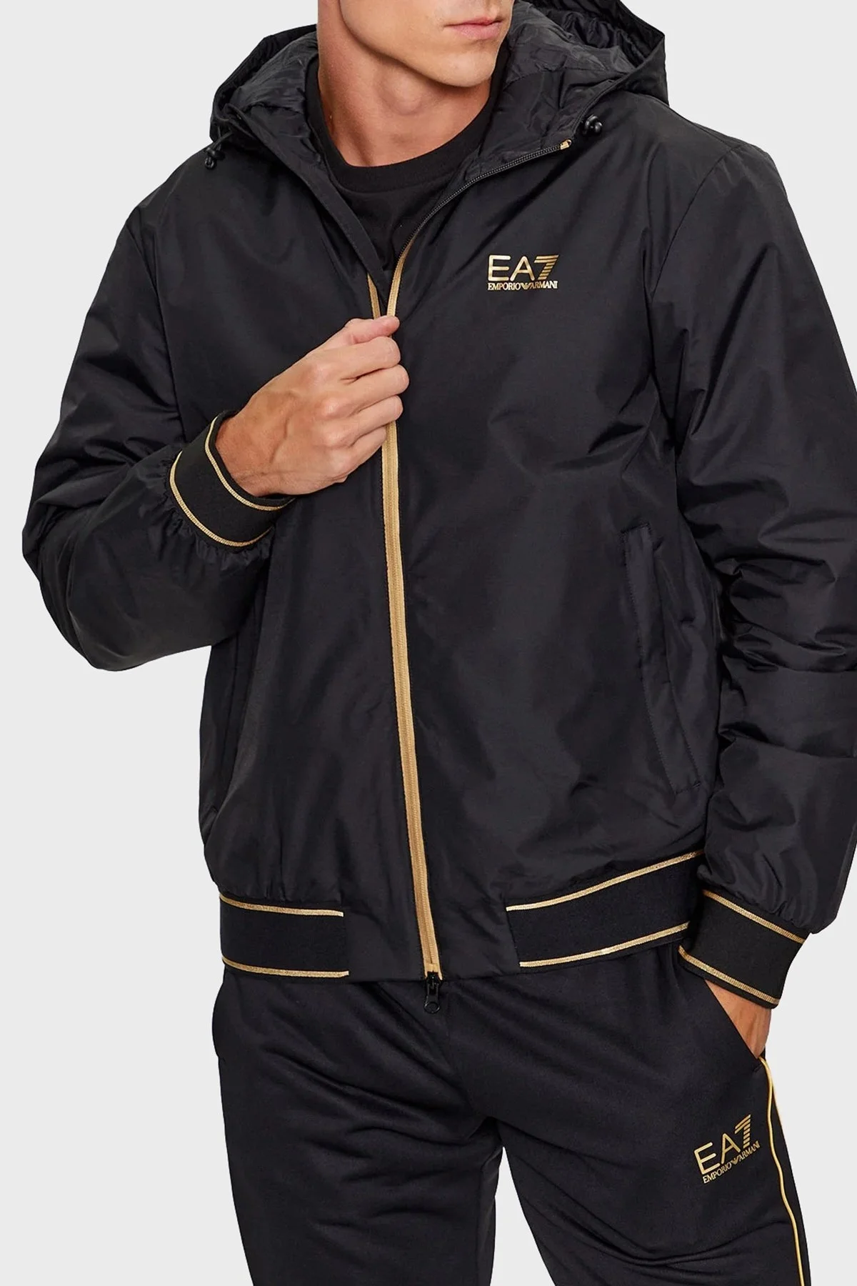 EA7 Yumuşak Polar Astarlı Regular Fit Kapüşonlu Erkek Mont 6RPB08 PN27Z 0208 SİYAH - 1