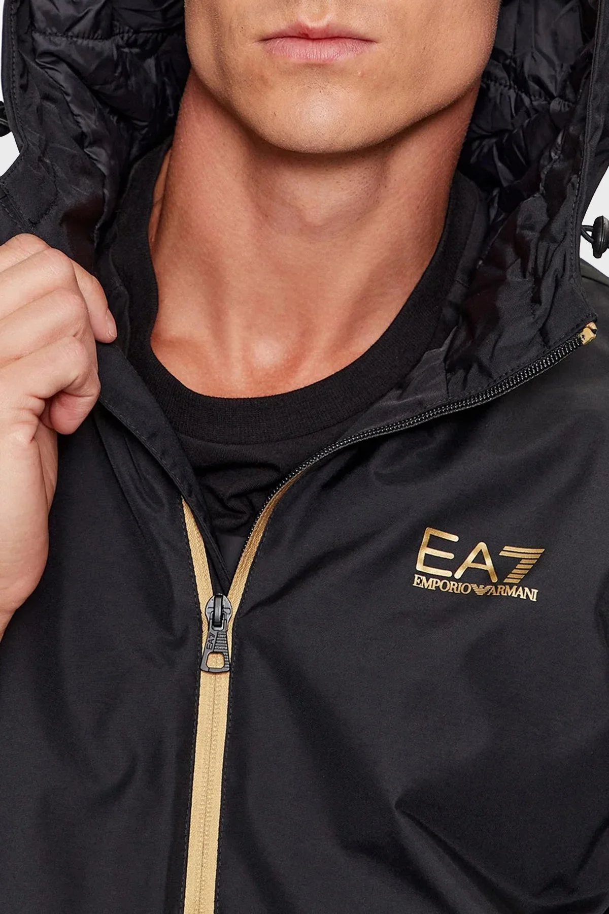 EA7 Yumuşak Polar Astarlı Regular Fit Kapüşonlu Erkek Mont 6RPB08 PN27Z 0208 SİYAH - 4