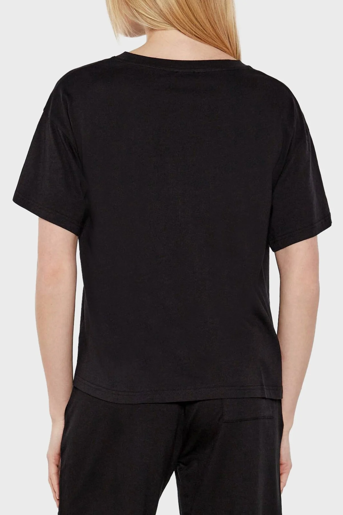 Emporio Armani % 100 Pamuk Oversize Fit Bisiklet Yaka Logolu Bayan T Shirt EW000553 AF10887 UC001 SİYAH - 8