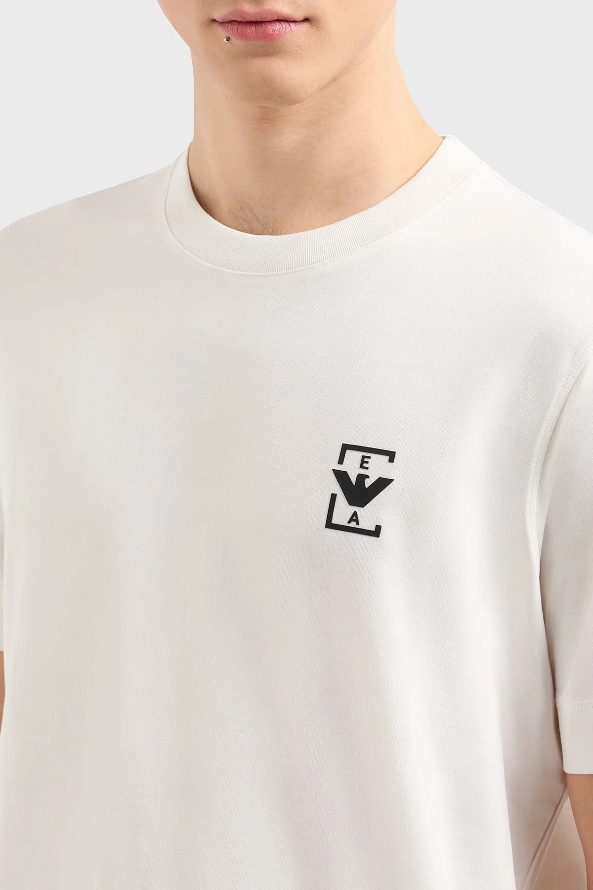 Emporio Armani % 100 Pamuk Relaxed Fit Bisiklet Yaka Erkek T Shirt EM001068 AF12926 U0003 BEYAZ - 3