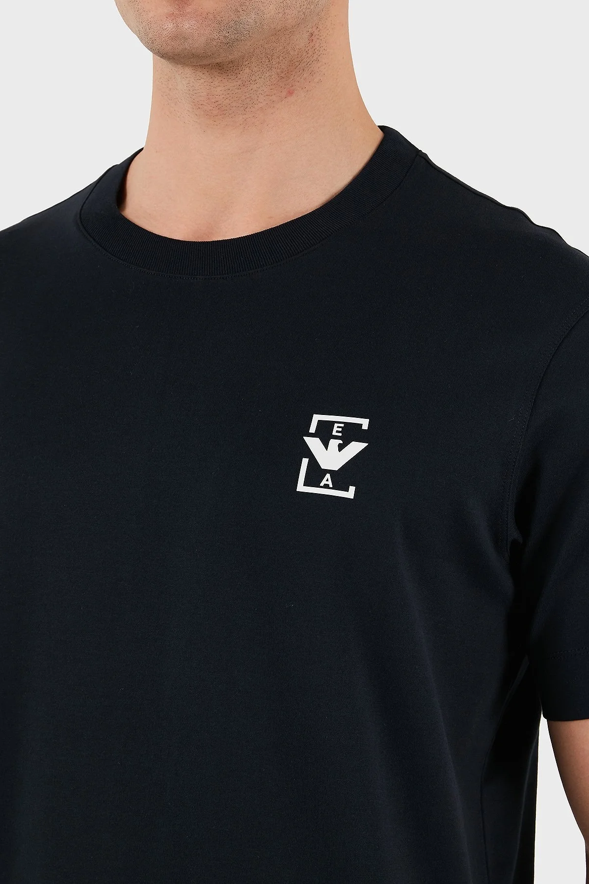 Emporio Armani % 100 Pamuk Relaxed Fit Bisiklet Yaka Erkek T Shirt EM001068 AF12926 UB118 LACİVERT - 6