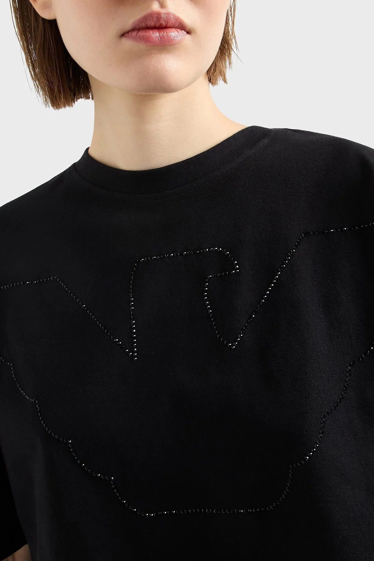 Emporio Armani % 100 Pamuk Taşlı Regular Fit Bisiklet Yaka Crop Bayan T Shirt EW000897 AF12573 UC001 SİYAH - 9