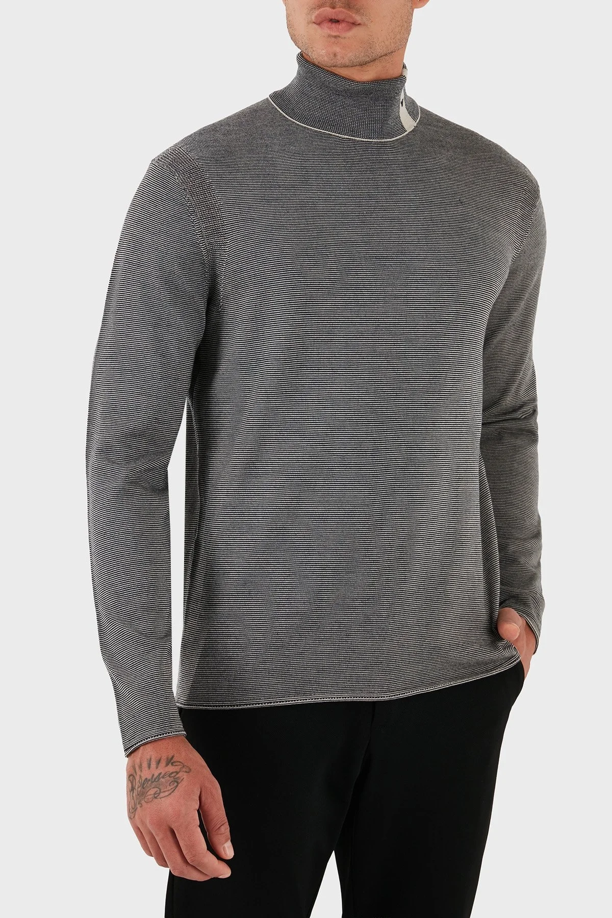 Emporio Armani % 100 Yün Regular Fit Balıkçı Yaka Çizgili Erkek Kazak EM002025 AF14195 FB067 LACİVERT-BEYAZ - 4