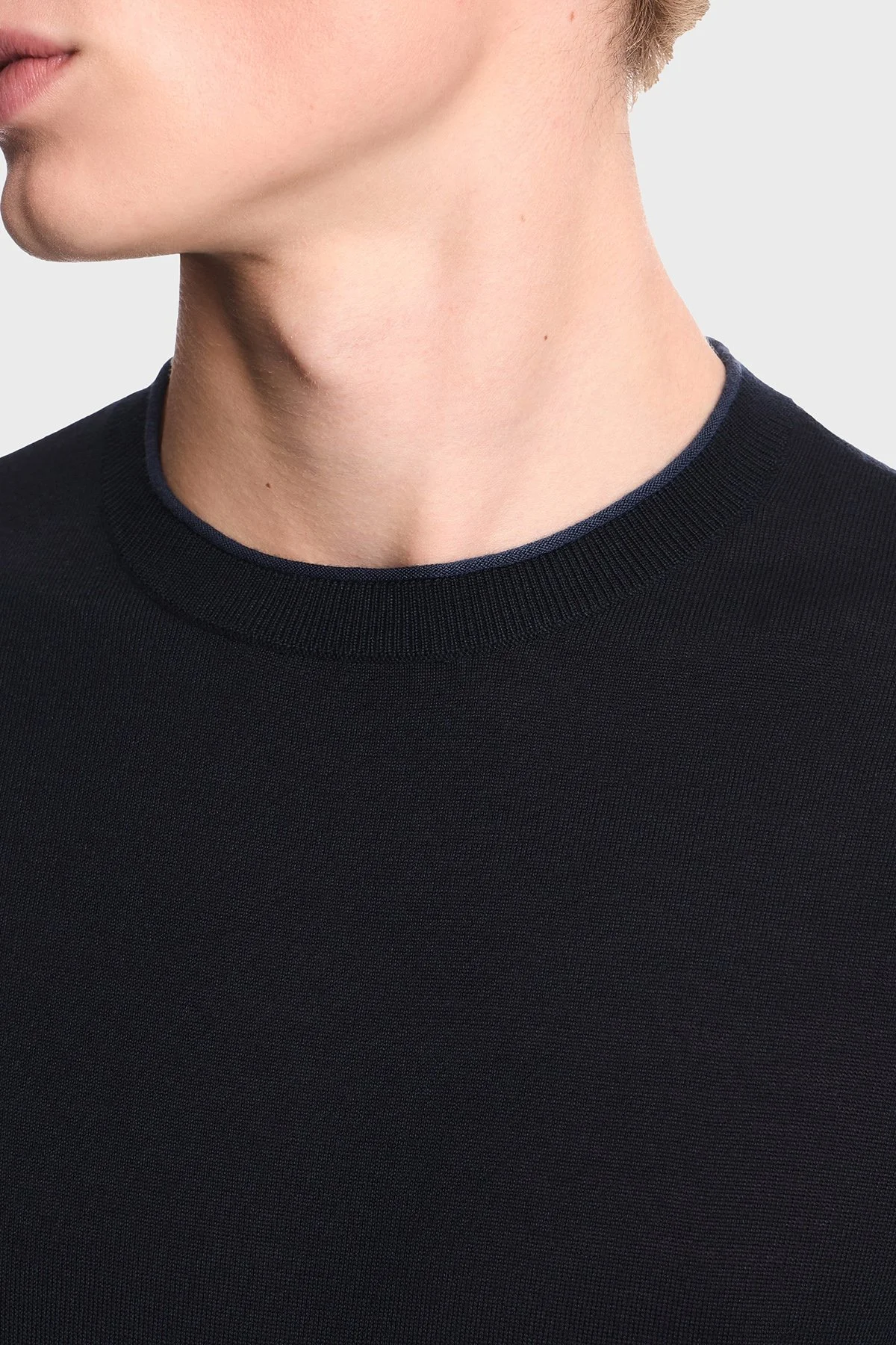 Emporio Armani % 100 Yün Regular Fit Bisiklet Yaka Erkek Kazak EM006225 AF27805 UB118 Lacivert - 5