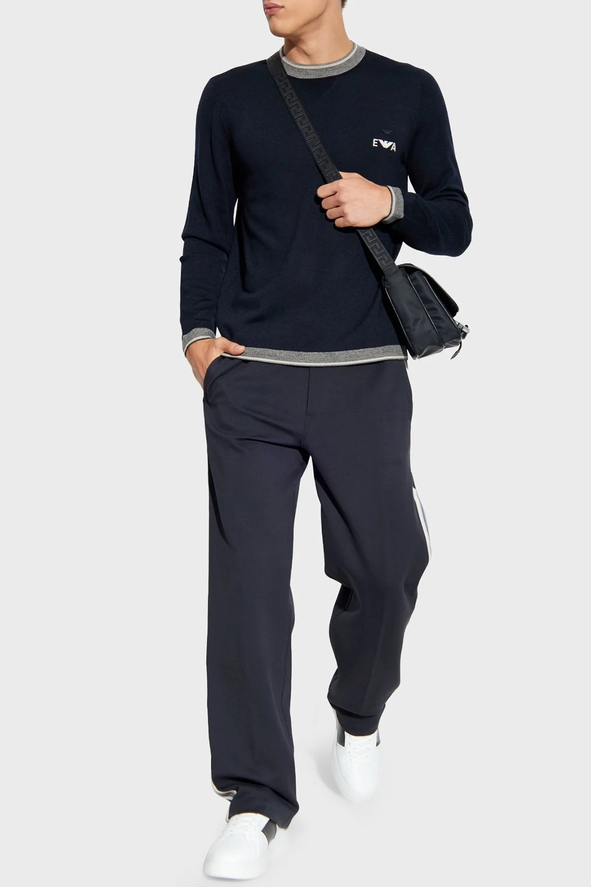 Emporio Armani % 100 Yün Regular Fit Bisiklet Yaka Logolu Erkek Kazak EM003387 AF14697 UB118 LACİVERT - 2