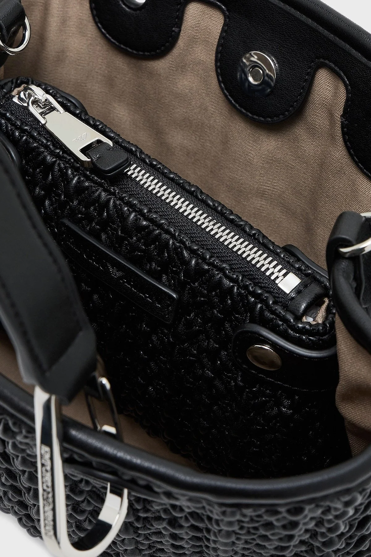 Emporio Armani 4G Kabartmalı Logolu Çıkarılabilir Askılı Bayan Çanta EW000361 AF18941 UC001 SİYAH - 4