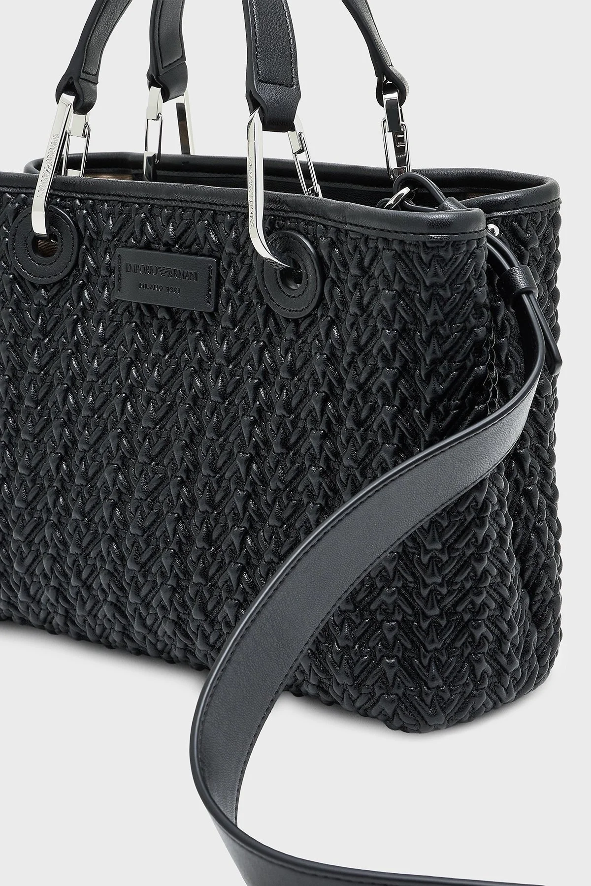 Emporio Armani 4G Kabartmalı Logolu Çıkarılabilir Askılı Bayan Çanta EW000361 AF18941 UC001 SİYAH - 5